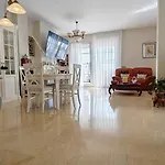 Βίλα Luxury Zagara Golf & Pool Εστεπόνα